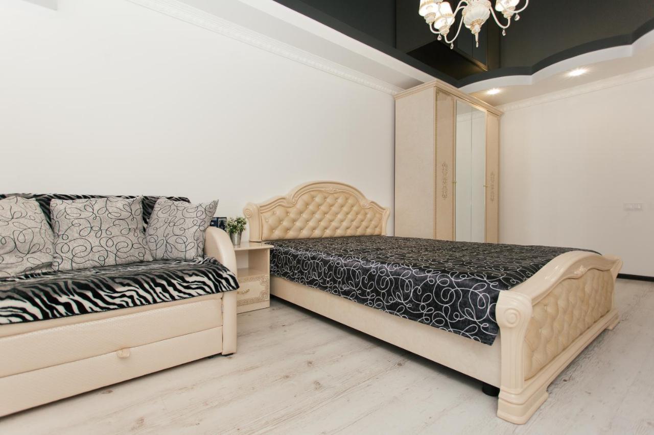 De Luxe Apartments Centr Illinskaya Sumy Exterior photo